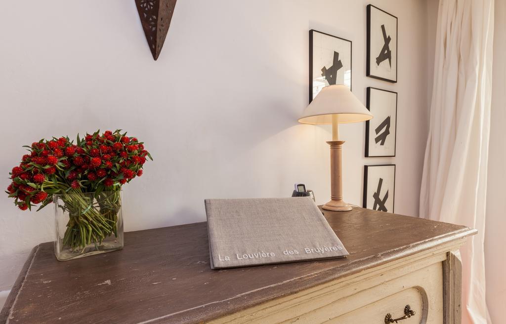 La Louviere Des Bruyeres Bed & Breakfast Robion en Luberon Room photo
